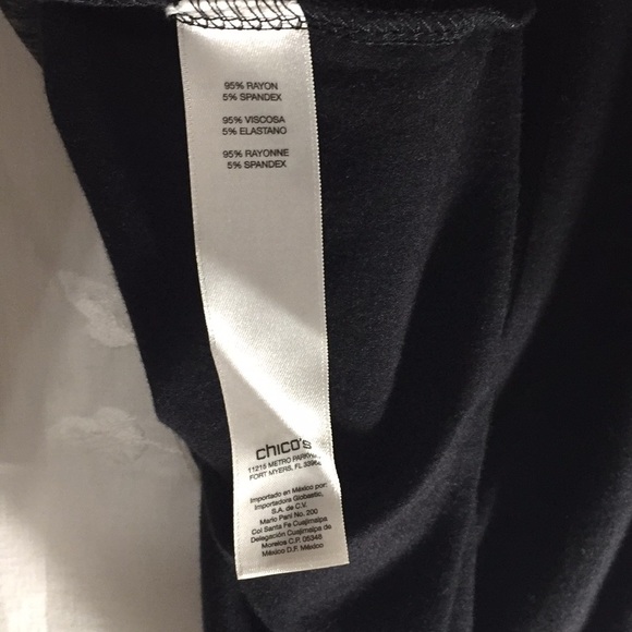 Zenergy by Chico’s black floral top tunic. Size 1 - Picture 5 of 6